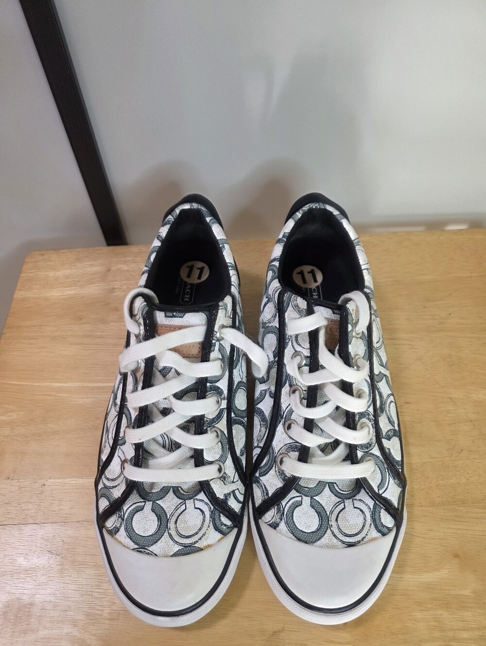 Authentic Coach Signature C Logo Low Top Sneakers in White/Black SIZE 11